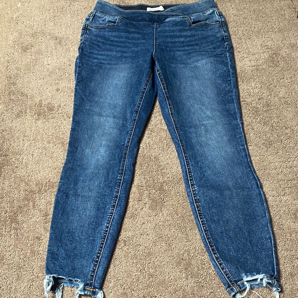 M Jeans Size Medium Super Skinny High Rise Distressed Hem Blue Jeans Casual